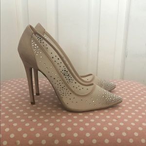 Creamy Crystal Mesh Pump! Size 8